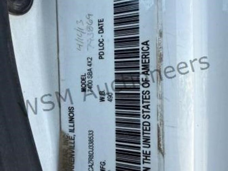 2013-international-7400-image-27