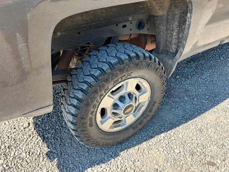 2015-chevrolet-silverado-image-44