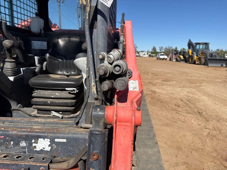 kubota-svl65-2-image-18