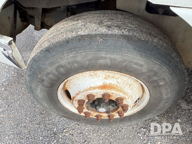 2005-international-9200i-image-24