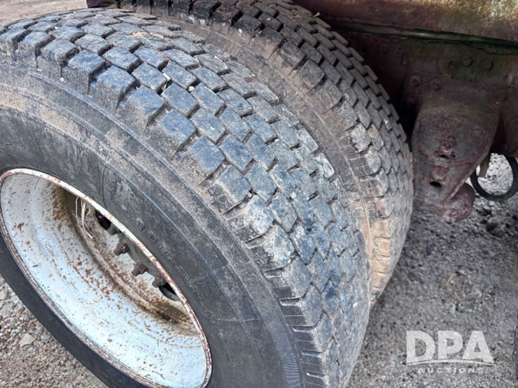 2003-volvo-10-image-46