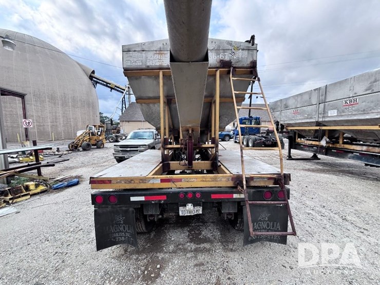 2004-magnolia-trailer-image-7