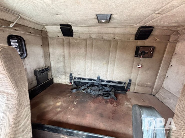 1994-freightliner-fld120-image-73