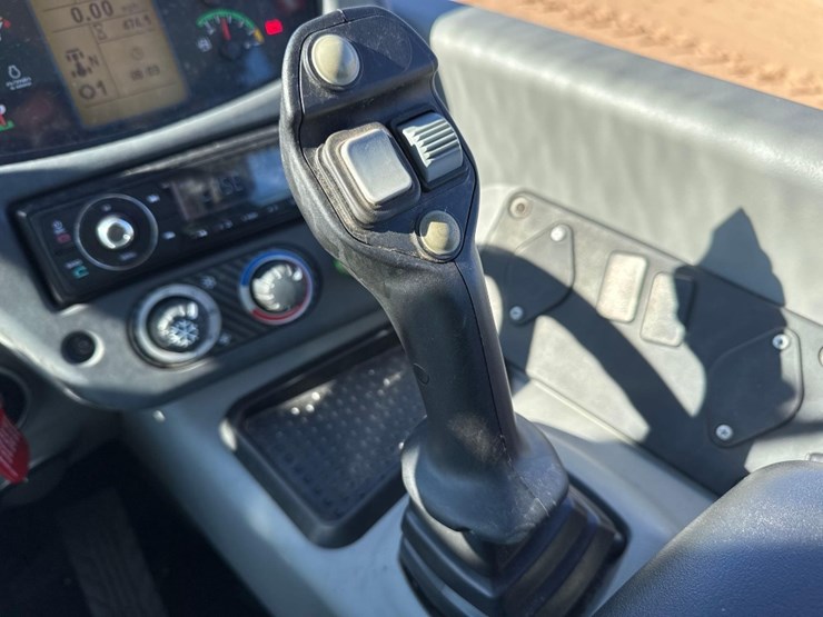 new-holland-w80c-image-17