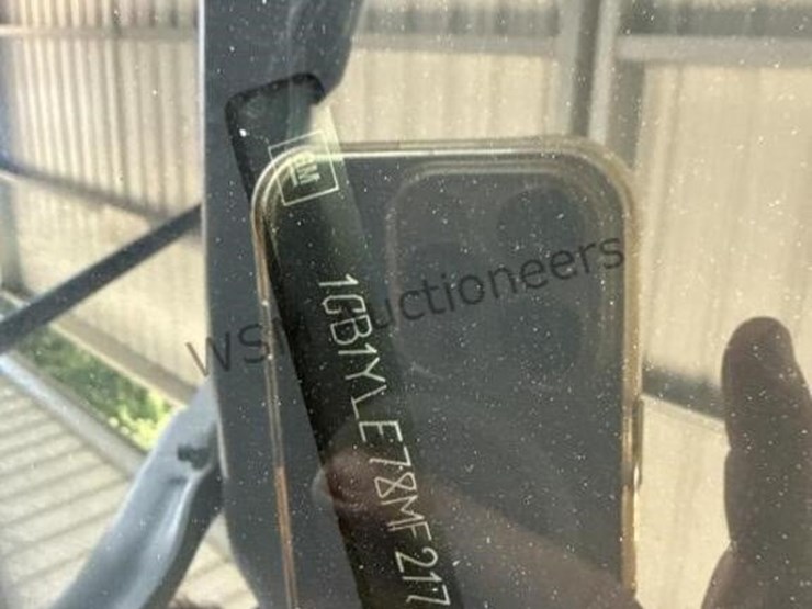 2021-chevrolet-silverado-2500hd-image-16