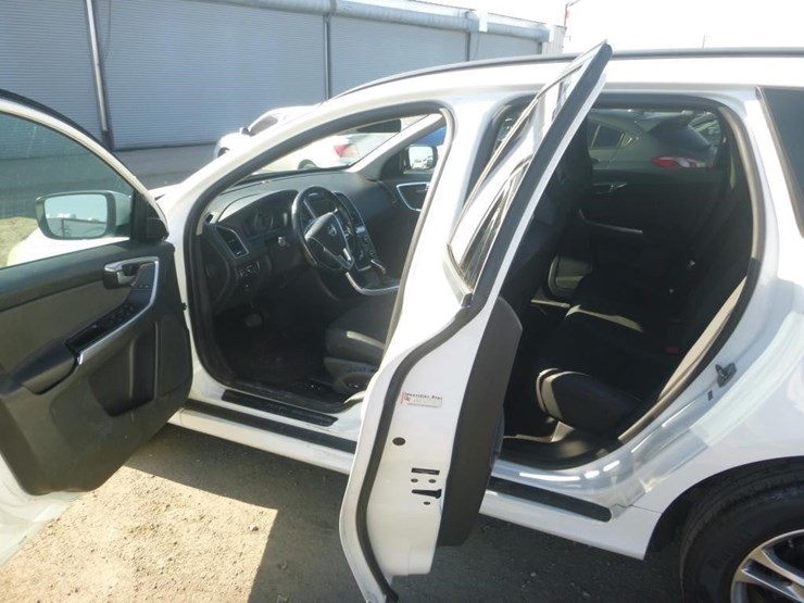 2014-volvo-xc60-image-6