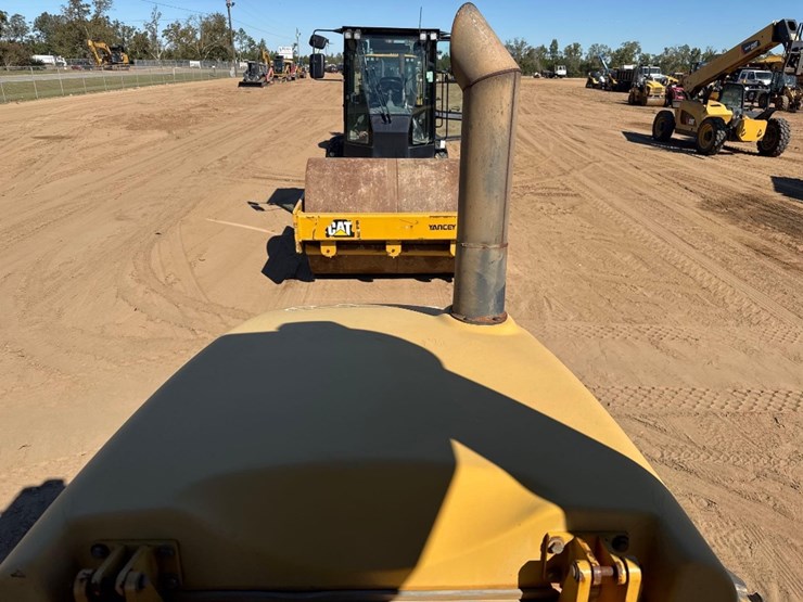 caterpillar-cs-563-image-21