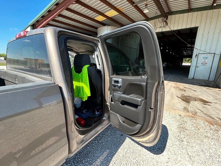 2015-chevrolet-silverado-image-26