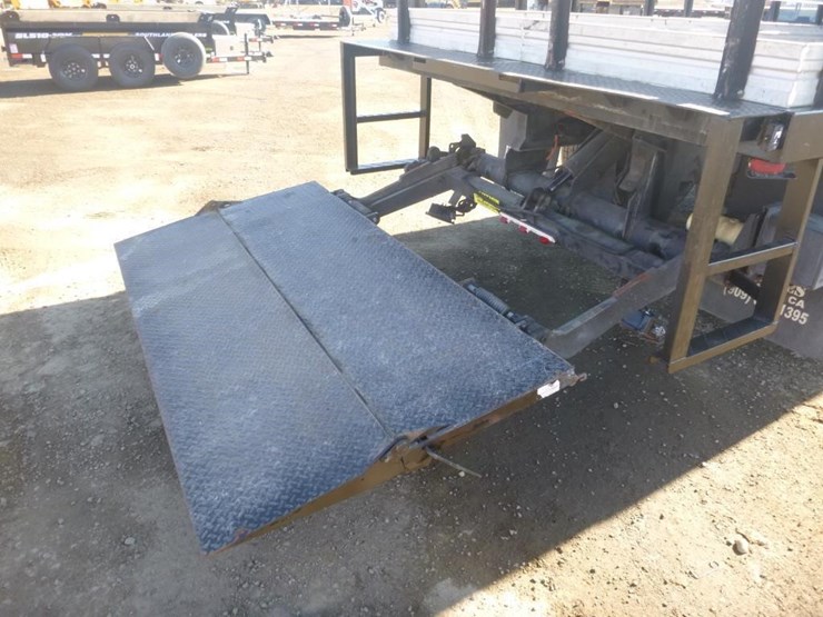 2010-ford-f650-image-9