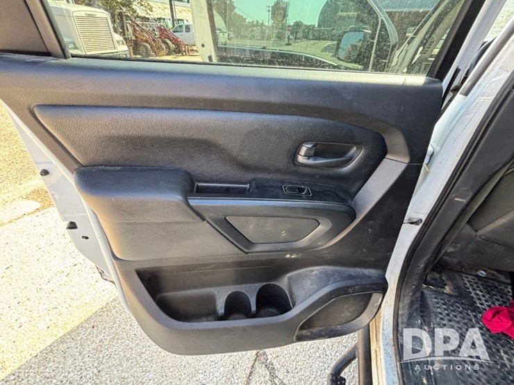 2018-nissan-titan-image-69