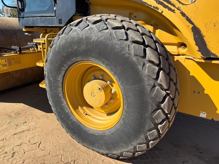 caterpillar-cs54b-image-9