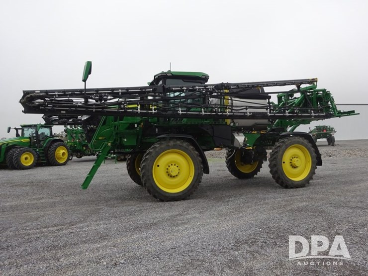 2024-john-deere-412r-image-15