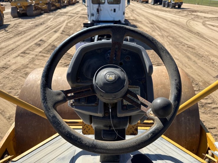 caterpillar-cs-563-image-19