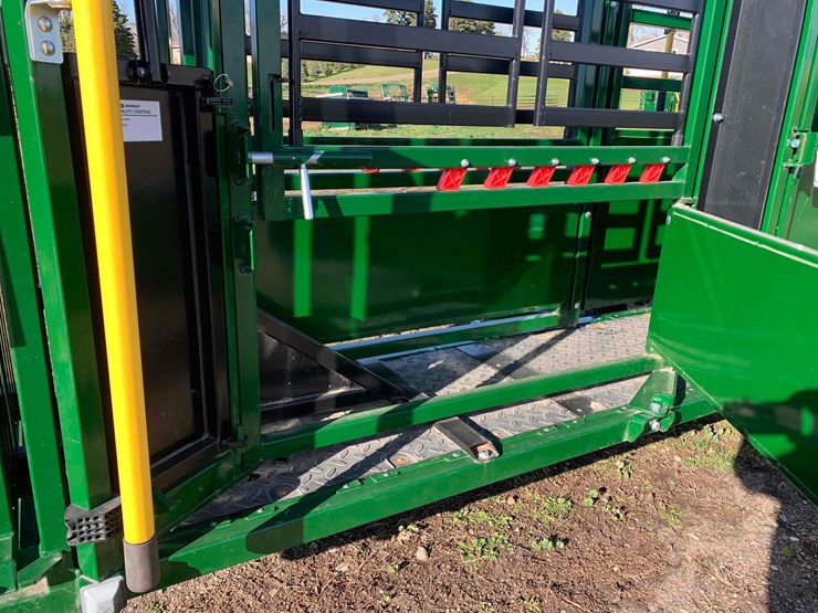 arrow-quip-748-ef-8-portable-chute-image-9