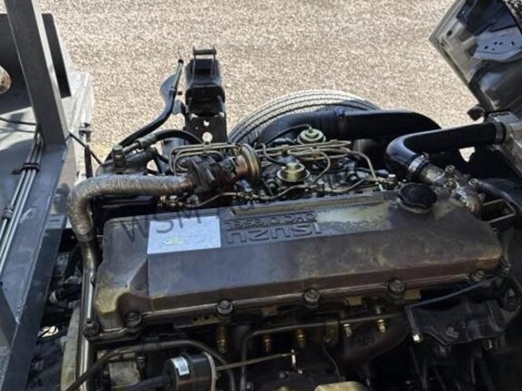 2004-isuzu-npr-image-27