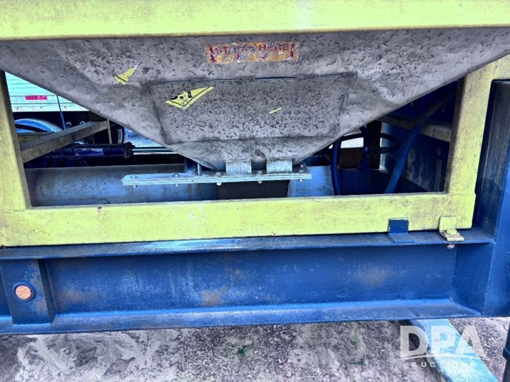 2004-magnolia-trailer-image-45