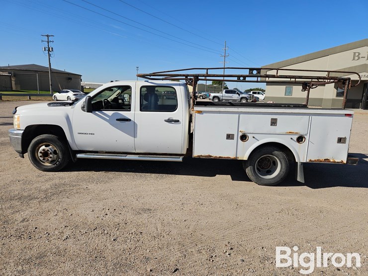 2011-chevrolet-silverado-3500-image-8