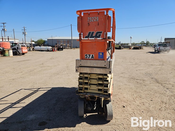 2006-jlg-2630es-image-4