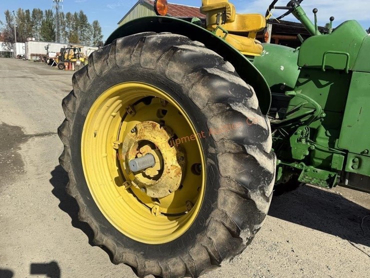 john-deere-4010-image-26