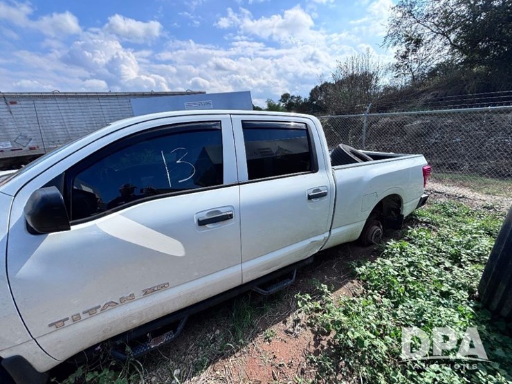 2018-nissan-titan-image-11