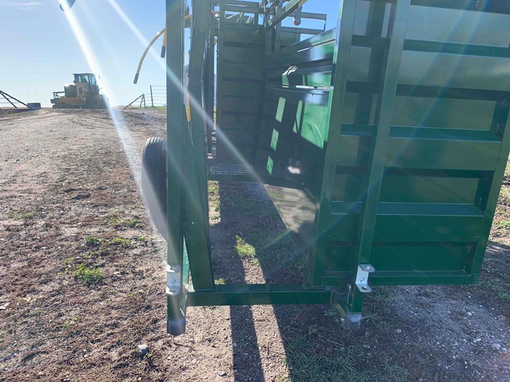 arrow-quip-748-ef-8-portable-chute-image-5