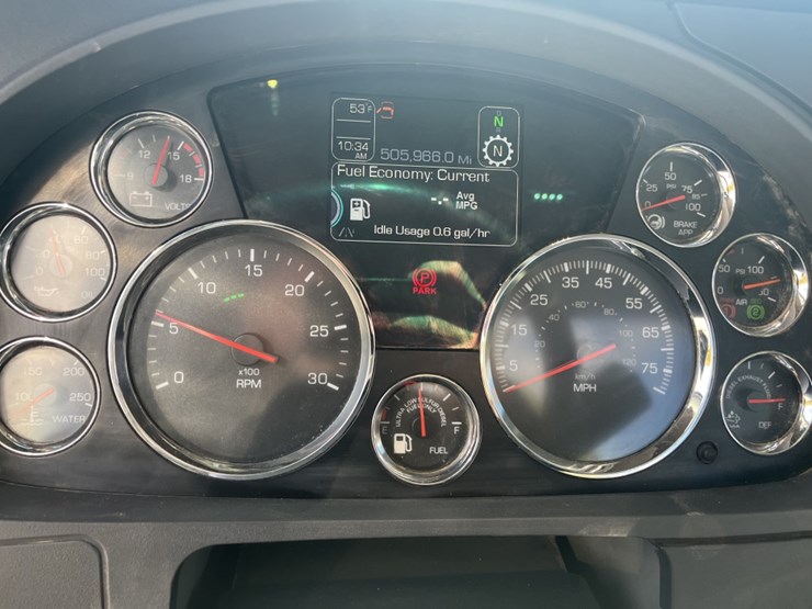 2021-kenworth-w990-image-24