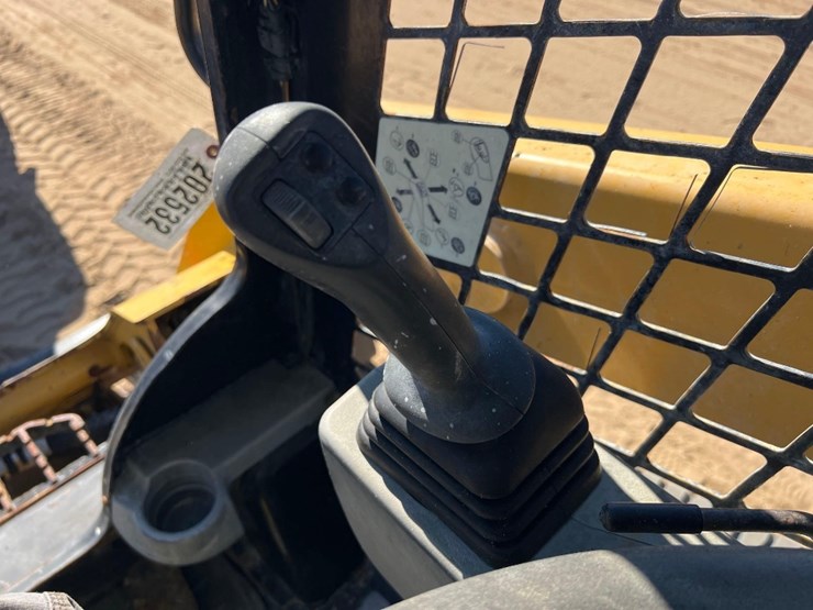 caterpillar-259d3-image-29