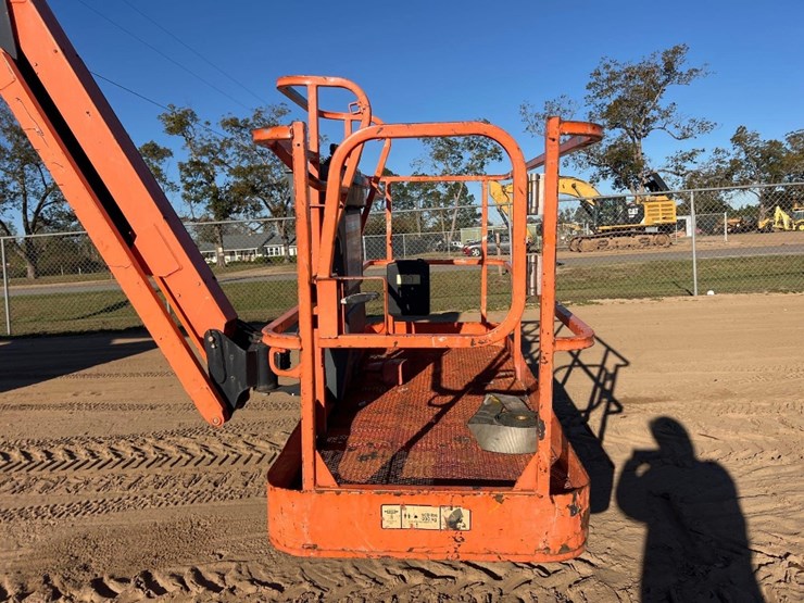 2008-jlg-800aj-image-30