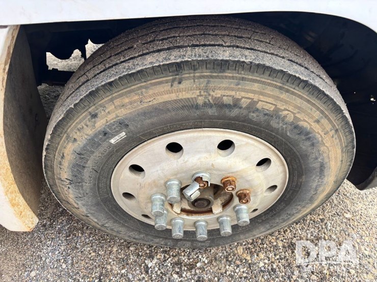 1994-freightliner-fld120-image-47