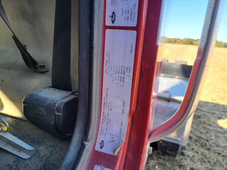 2004-mack-granite-cv713-image-52