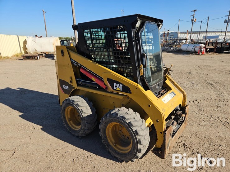 2013-caterpillar-226b3-image-3