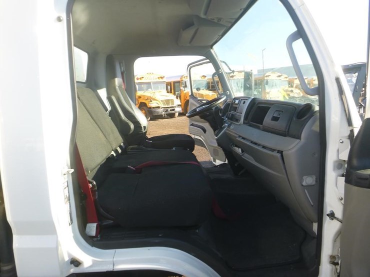 2019-mitsubishi-fuso-fe160-image-11