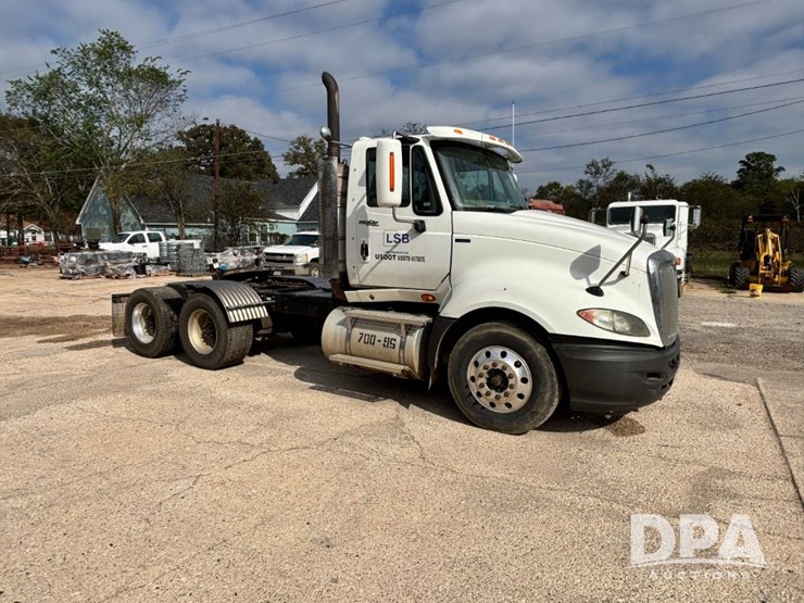 2010-international-prostar-image-6