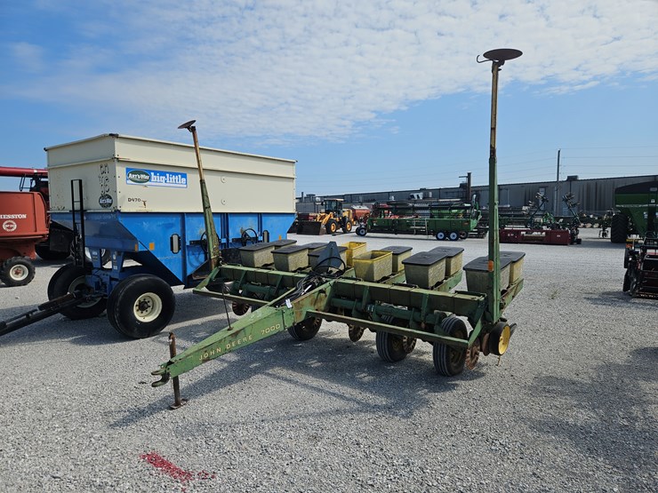 john-deere-7000-image-1