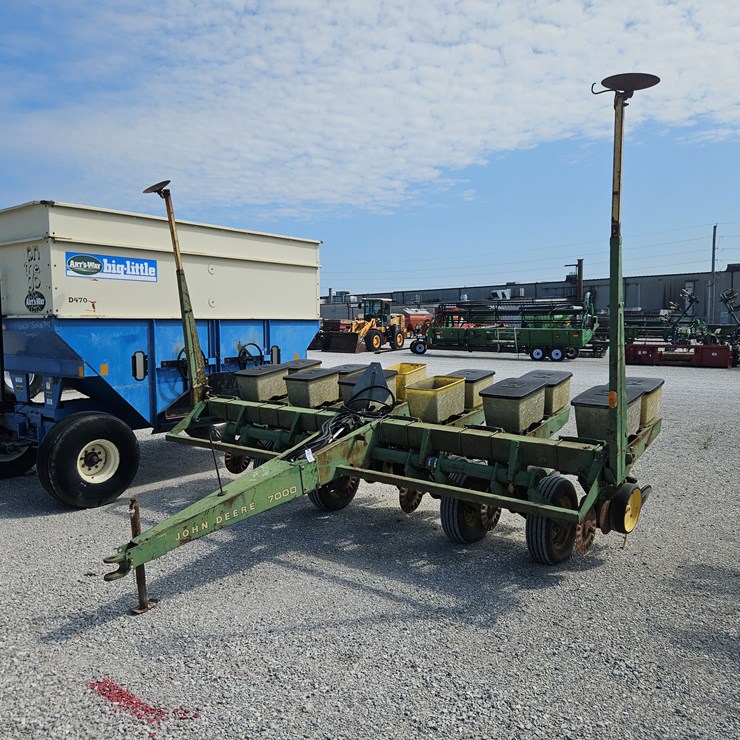 JOHN DEERE 7000