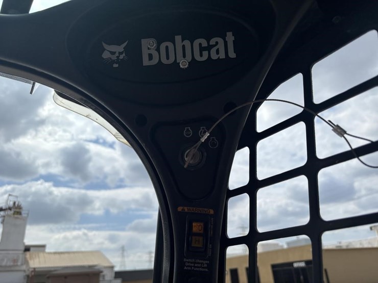 2019-bobcat-t740-image-26