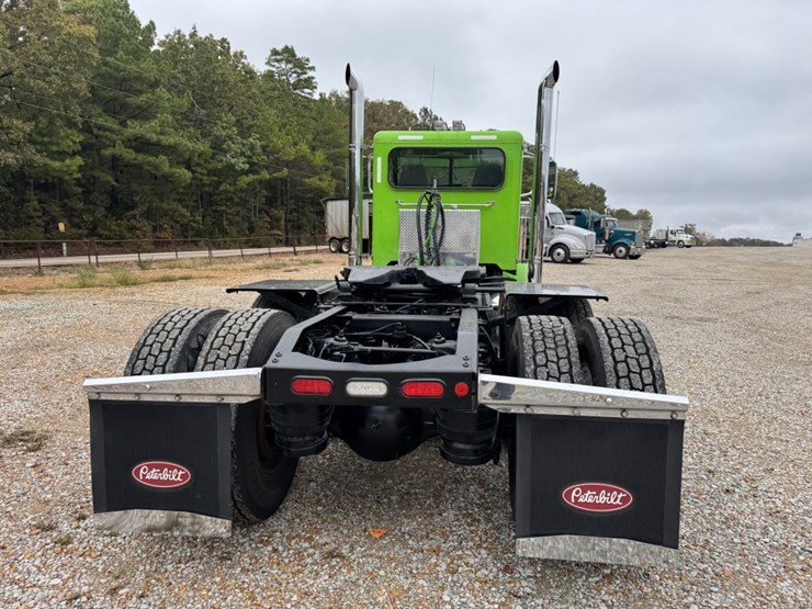 2014-peterbilt-384-image-6