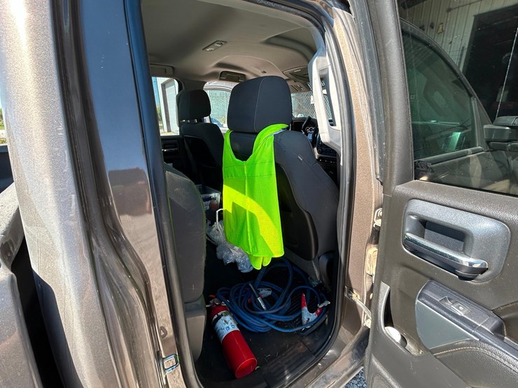 2015-chevrolet-silverado-image-27