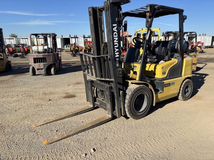 2011-hyundai-30l-7a-image-1