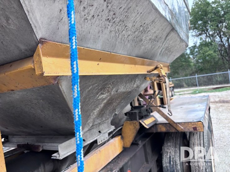 2004-magnolia-trailer-image-19