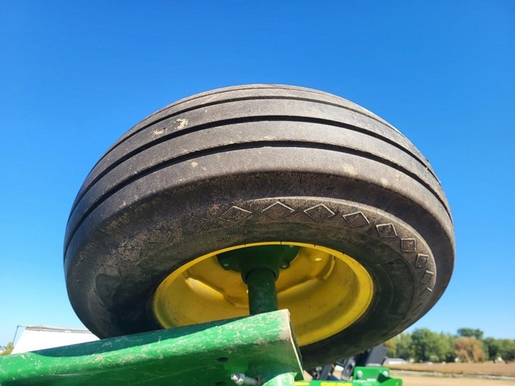 2012-john-deere-2620-image-65