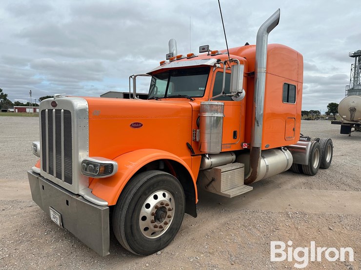 2009-peterbilt-389-image-1