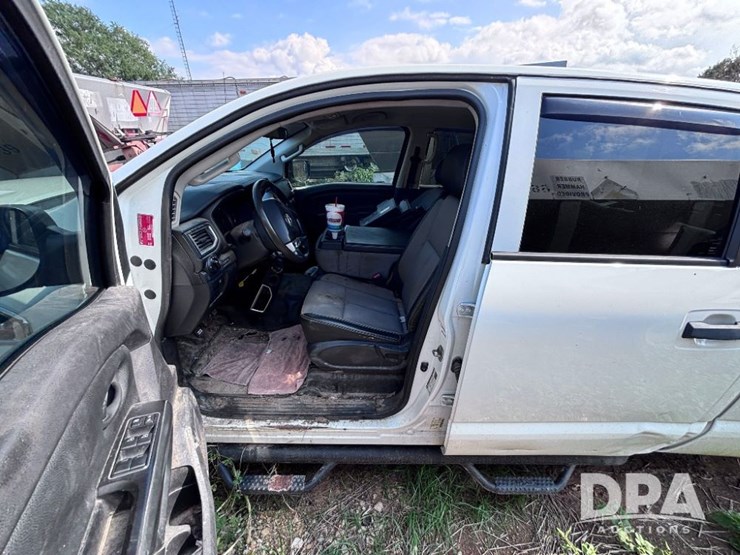 2018-nissan-titan-image-53