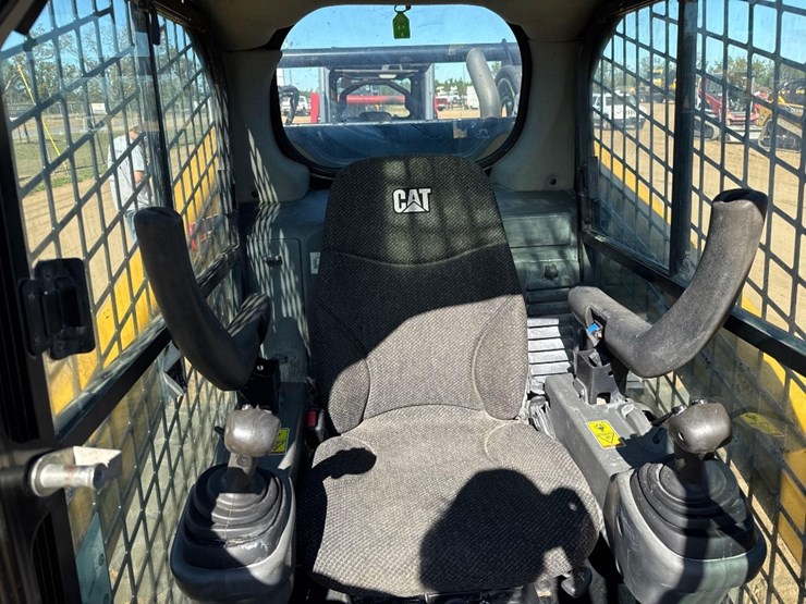 caterpillar-272d2-xhp-image-20