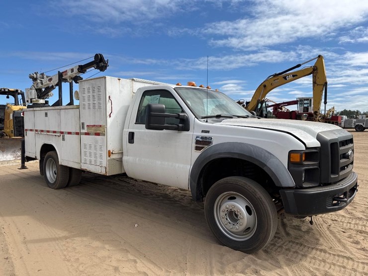 2010-ford-f550-xl-image-4