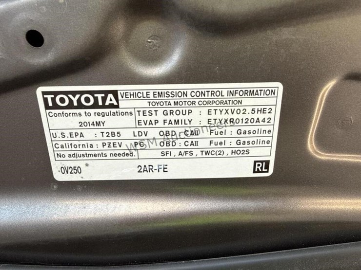 2014-toyota-camry-sdn-image-10