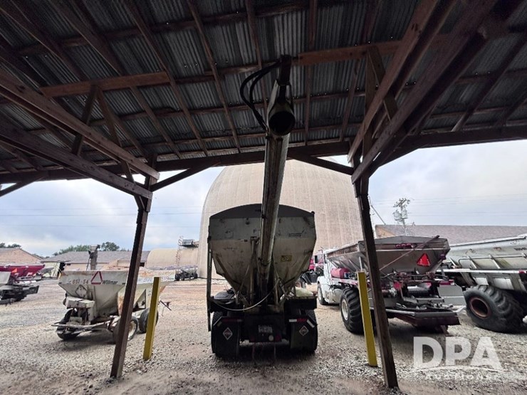 2003-volvo-10-image-12