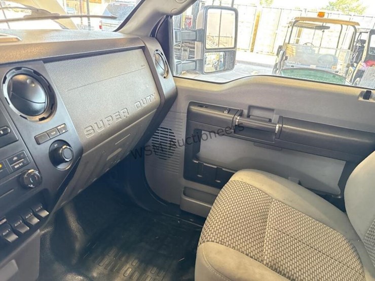 2015-ford-f550-image-21