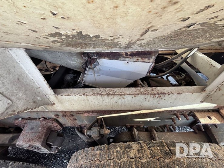 2003-volvo-10-image-53