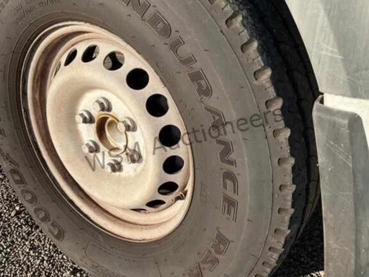 2011-mercedes-benz-sprinter-catering-van-image-9